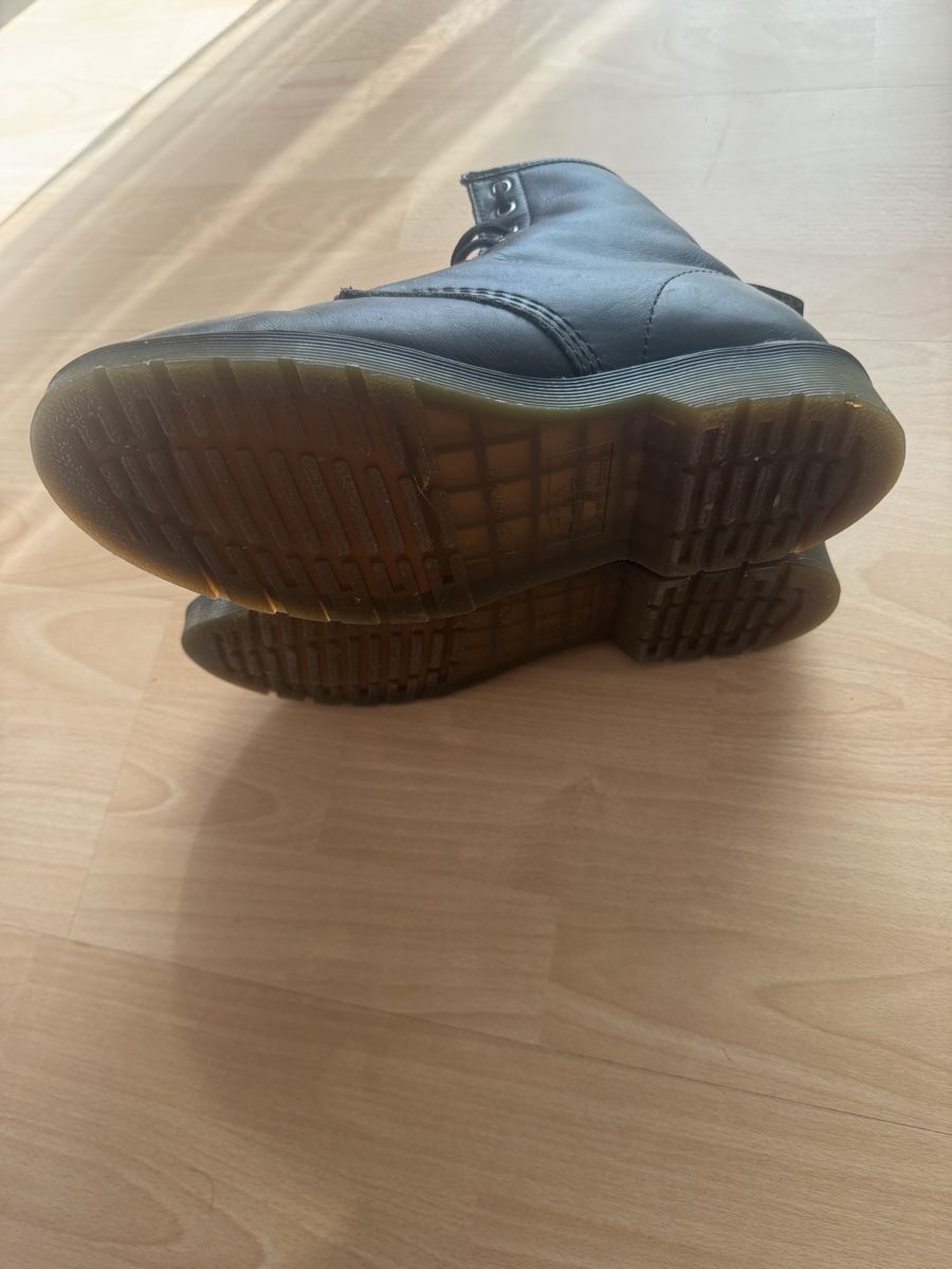 Dr. Martens Scarpe da uomo: Classic Black Dr. Martens Boots Size 43 – Usato da Winterthur venduto da Ryolu 2