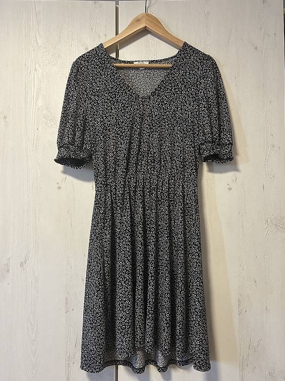 Vestiti: OVS Kleid – Usato da Bern venduto da cin_r7xm