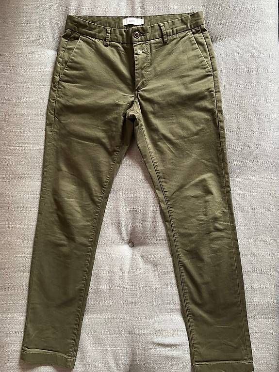 Pantaloni: Closed Chino Clifton olivgrün Gr. 31 neuwertig – Usato da Zürich venduto da GrisZh