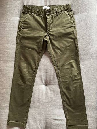 Closed Chino Clifton olivgrün Gr. 31 neuwertig