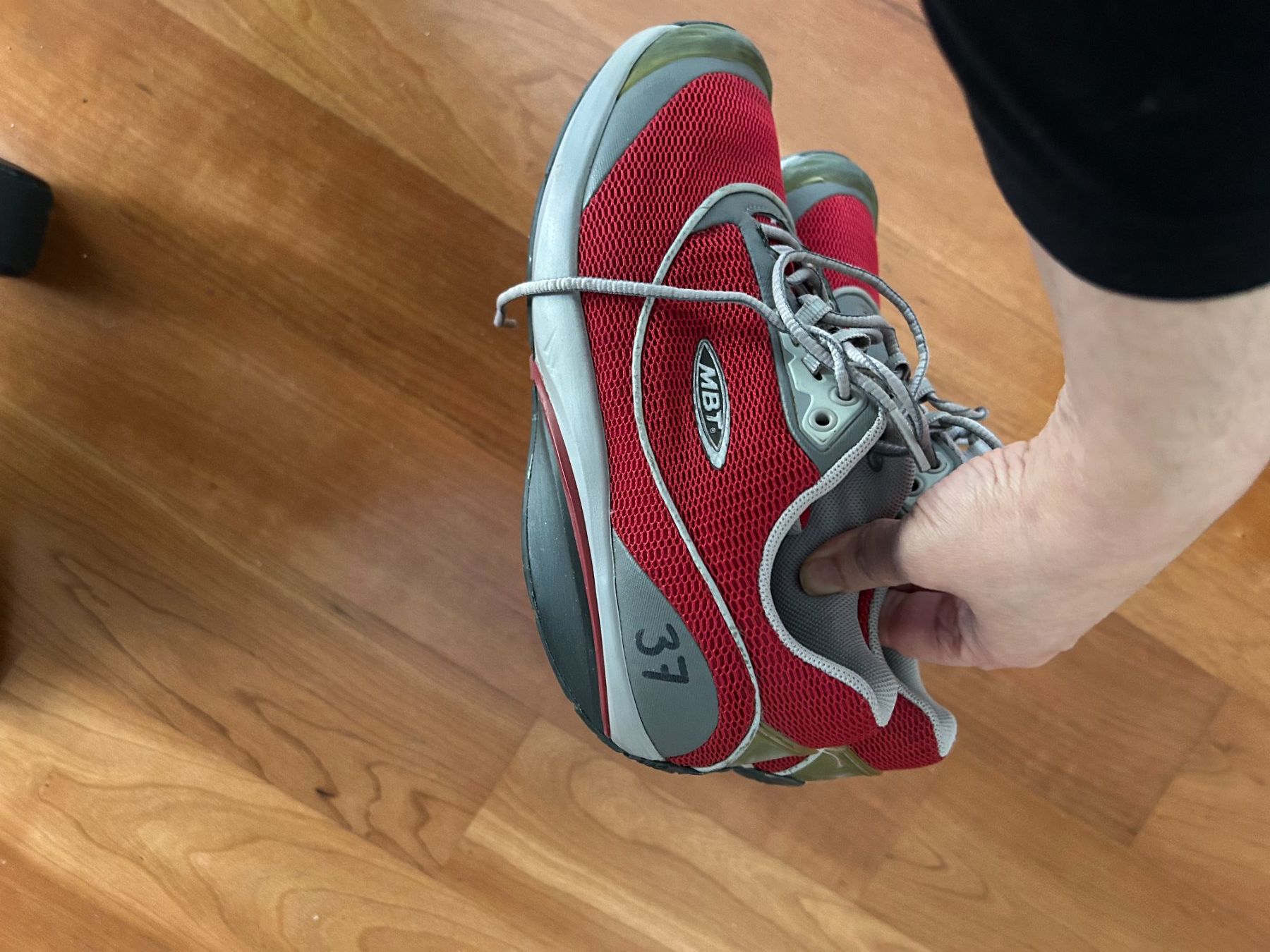 Scarpe da donna: MBT Schuhe – Usato da Binningen venduto da Rose_Basel 3