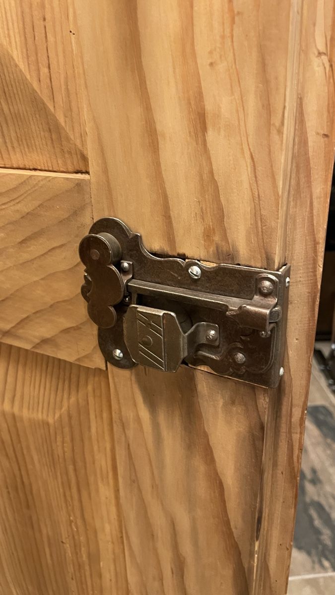 Schränke: Schrank – Gebraucht aus Basel von Balthazara 3