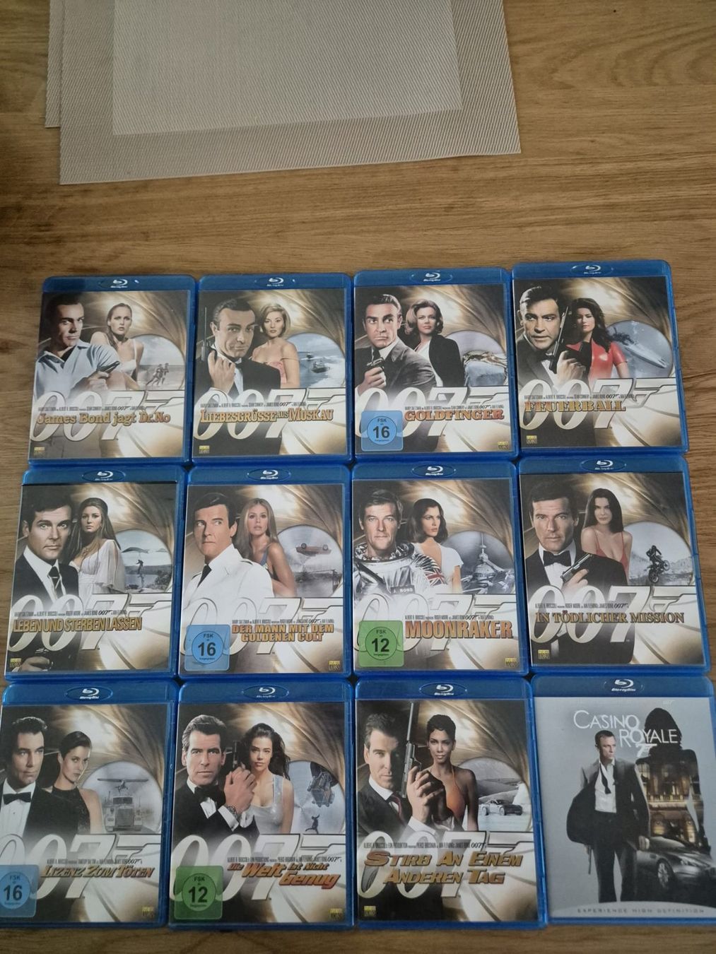 Tutti i DVDs: James Bond Bluray Sammlung – Usato da Aarwangen venduto da fki_5nsn