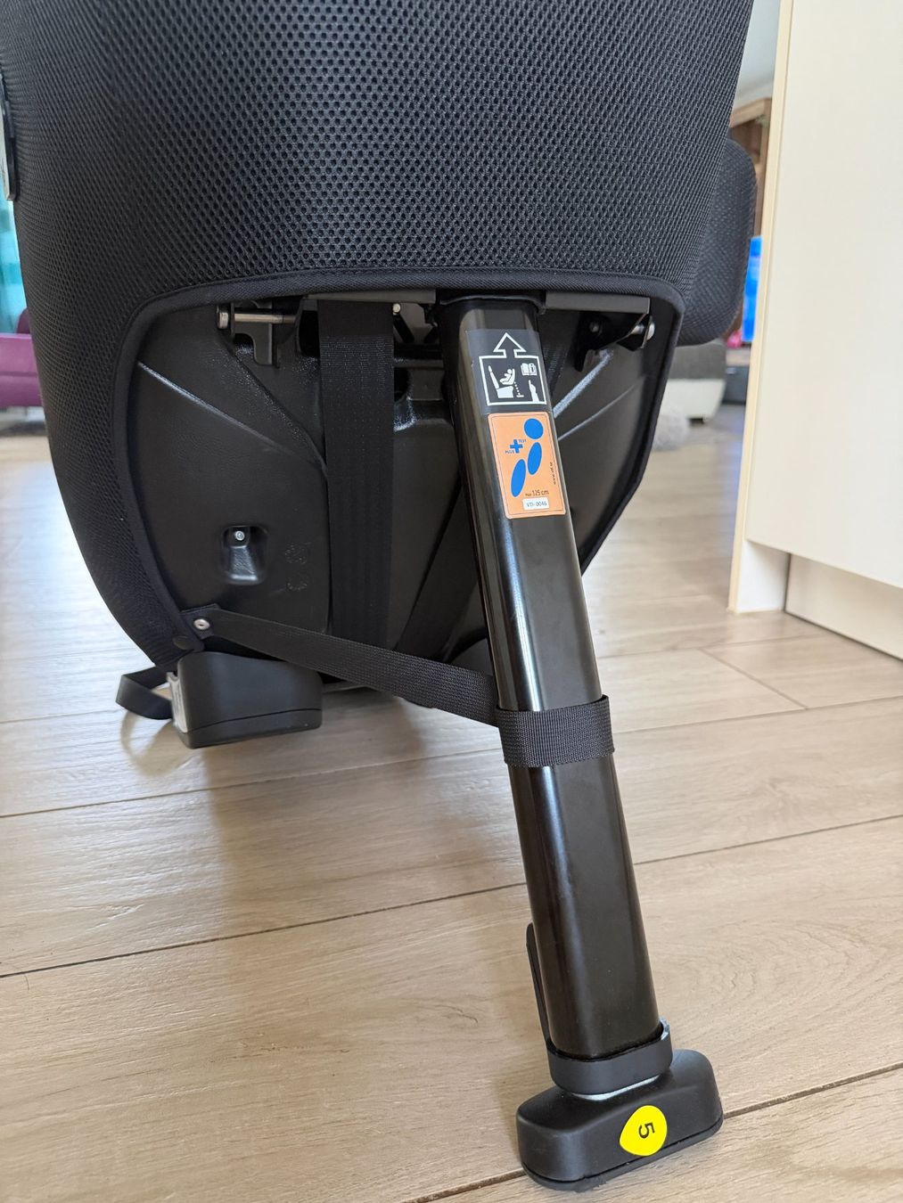 Seggiolini per auto: AXKID - Minikid 4 Pro - Black – Usato da Luzern venduto da aezha 2
