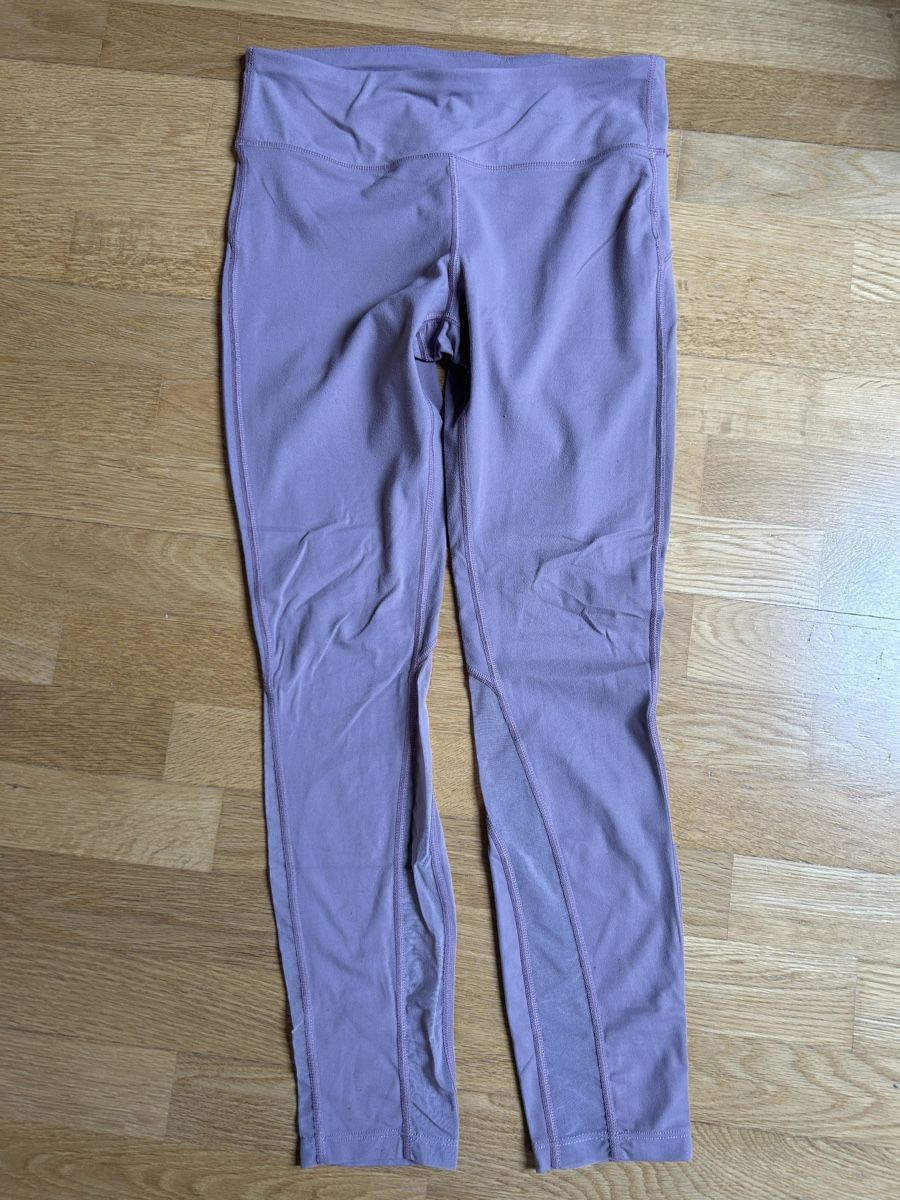 Leggings: Legging violet-L – D'occasion à Daillens par guisepa