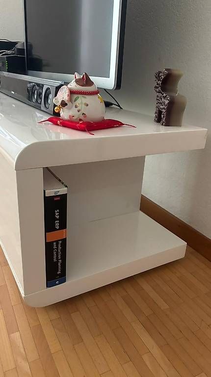 Mobili TV: Moderne, schlichte TV-Möbel – Usato da Wettingen venduto da elv_khg5 2