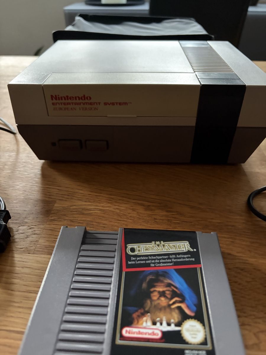 Nintendo Console: NES Konsole - 2 Controller - 1 Spiel - Top Zustand – Usato da Baden venduto da tob_t8gw 6