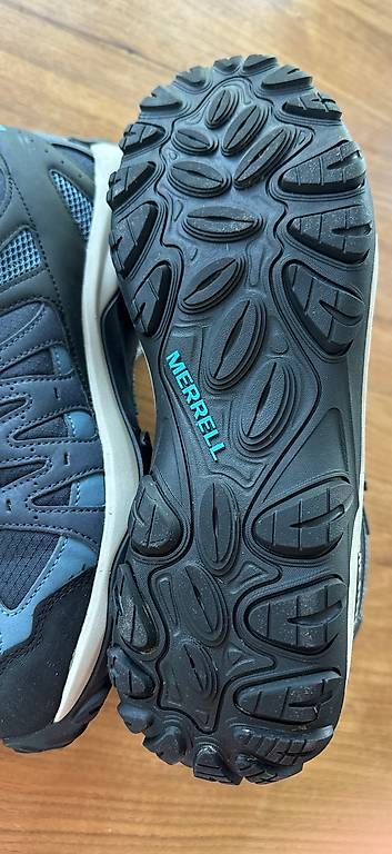 Scarpe da uomo: Neue Wanderschuhe Gr. 44 – Usato da Merlischachen venduto da tsb-2025 1