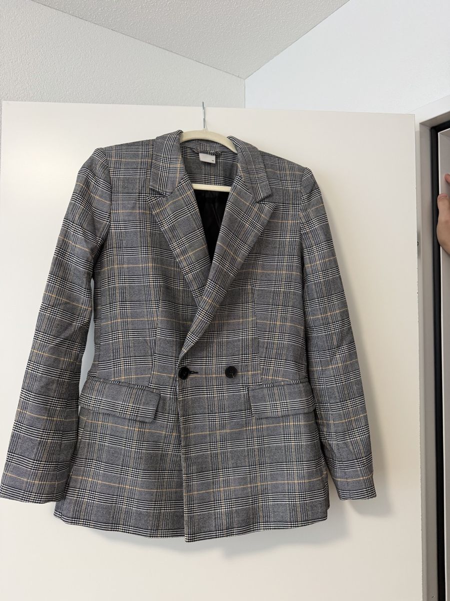 Lotti di vestiti: Damen Blazer 3er Set Grösse XS – Usato da Hunzenschwil venduto da elm_mb67 1