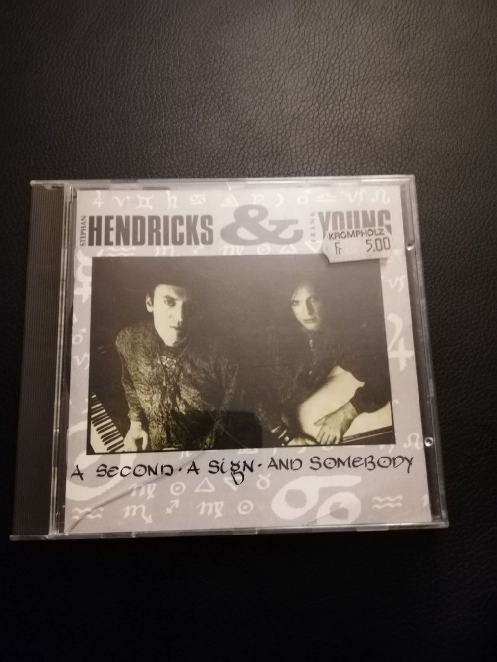 CD: Hendrics&Young-A second-A sign-And someb – Usato da Bionnens venduto da Meg011