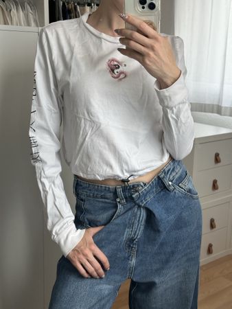 Langarmshirt Urban Outfitters weiss Grösse S mit Drachen