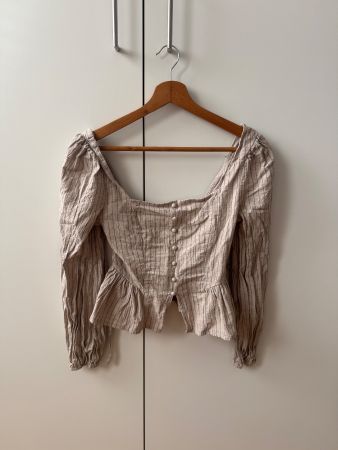 Beige Bluse mit Puffaermeln