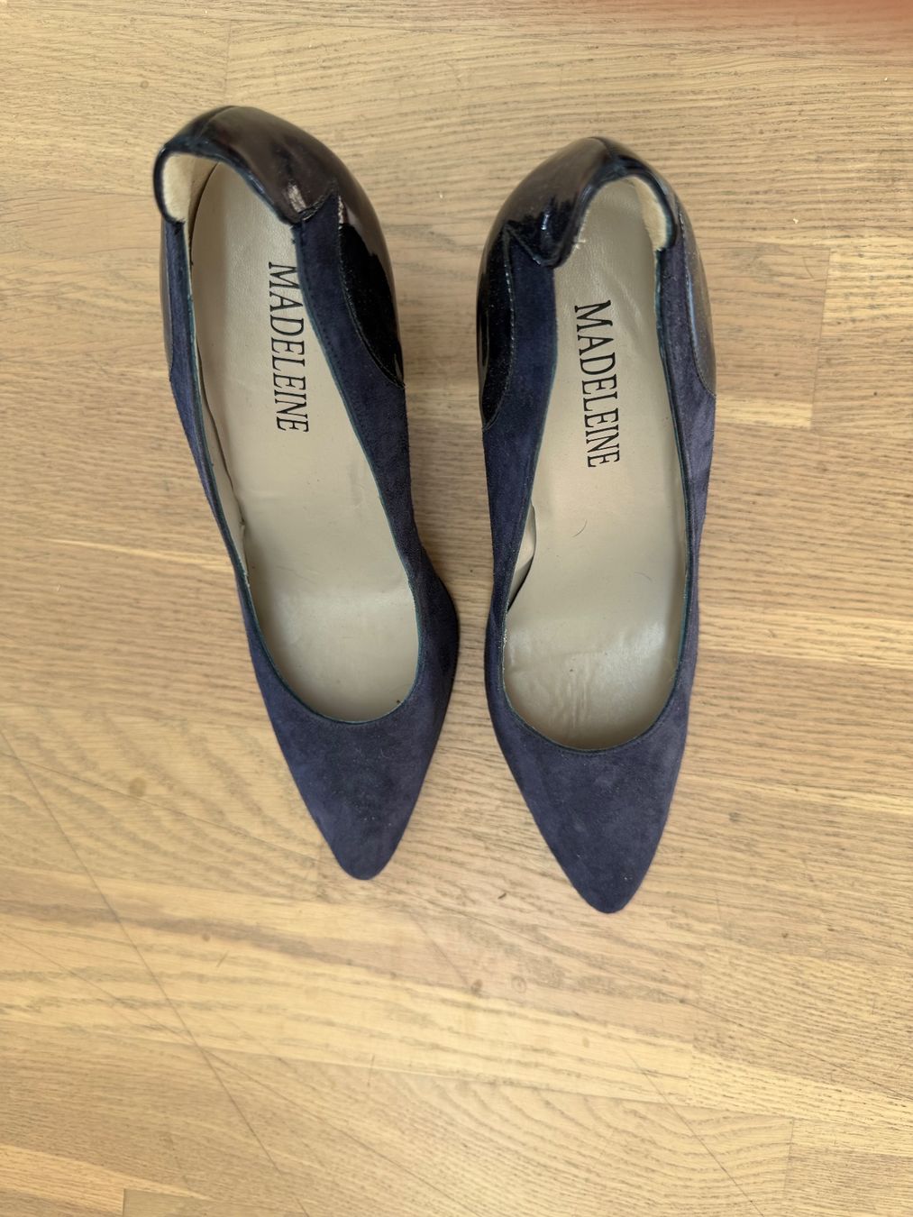 Damenschuhe: Pumps Wildleter/ Lackleder – Gebraucht aus Horgen von ker_fz9z 1