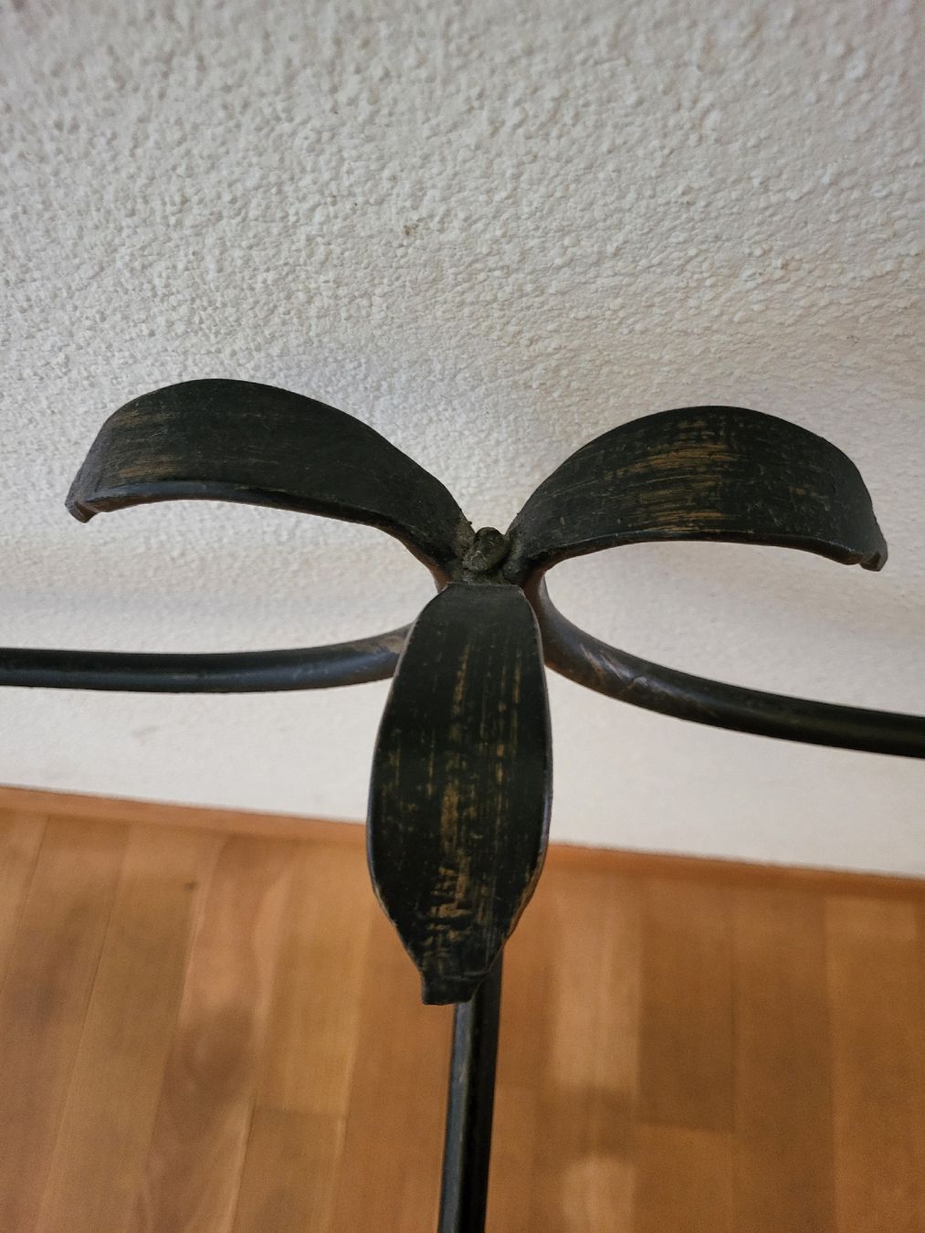Tische: Designertisch,  Metallgestell und Glasplatte – Gebraucht aus Zürich von Lizi7 2
