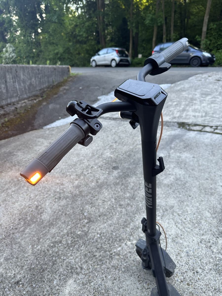 Scooters: Electro Trottinett ab 1.- – Défectueux à Bronschhofen par -BeeN- 9