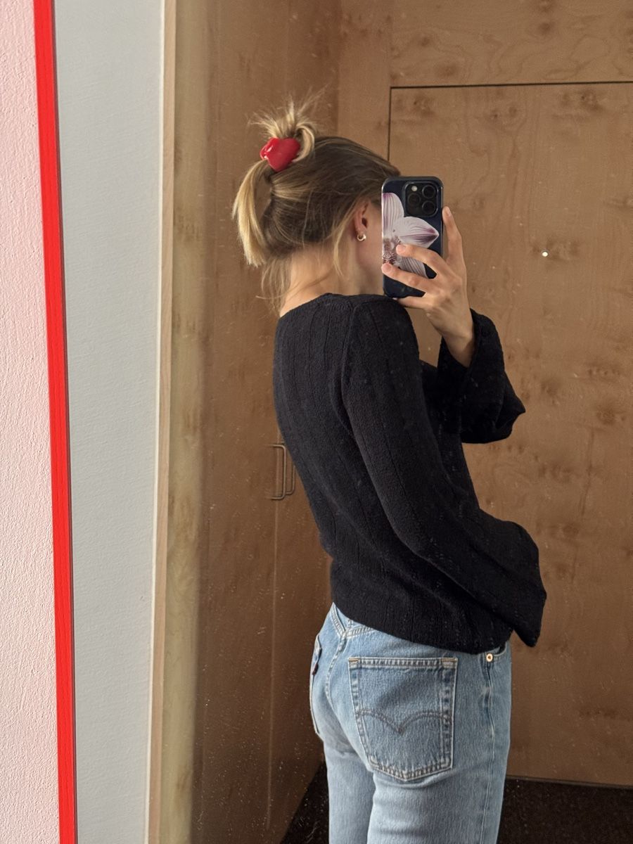 Weekday Blusen: Weekday black long sleeve top size small – Gebraucht aus Zürich von gva_r9gs 5