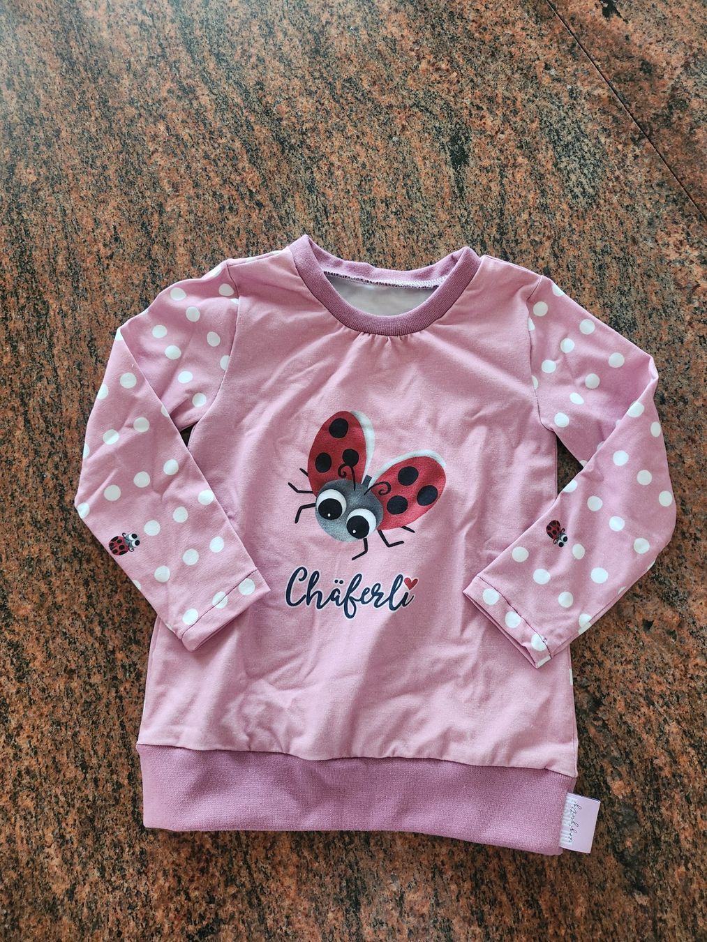 Maglioni & Felpe: rosa Mädchenpullover mit Glückskäfermotiv Gr. 80, Handemade – Nuovo (secondo la descrizione) da Othmarsingen venduto da pao_2xld