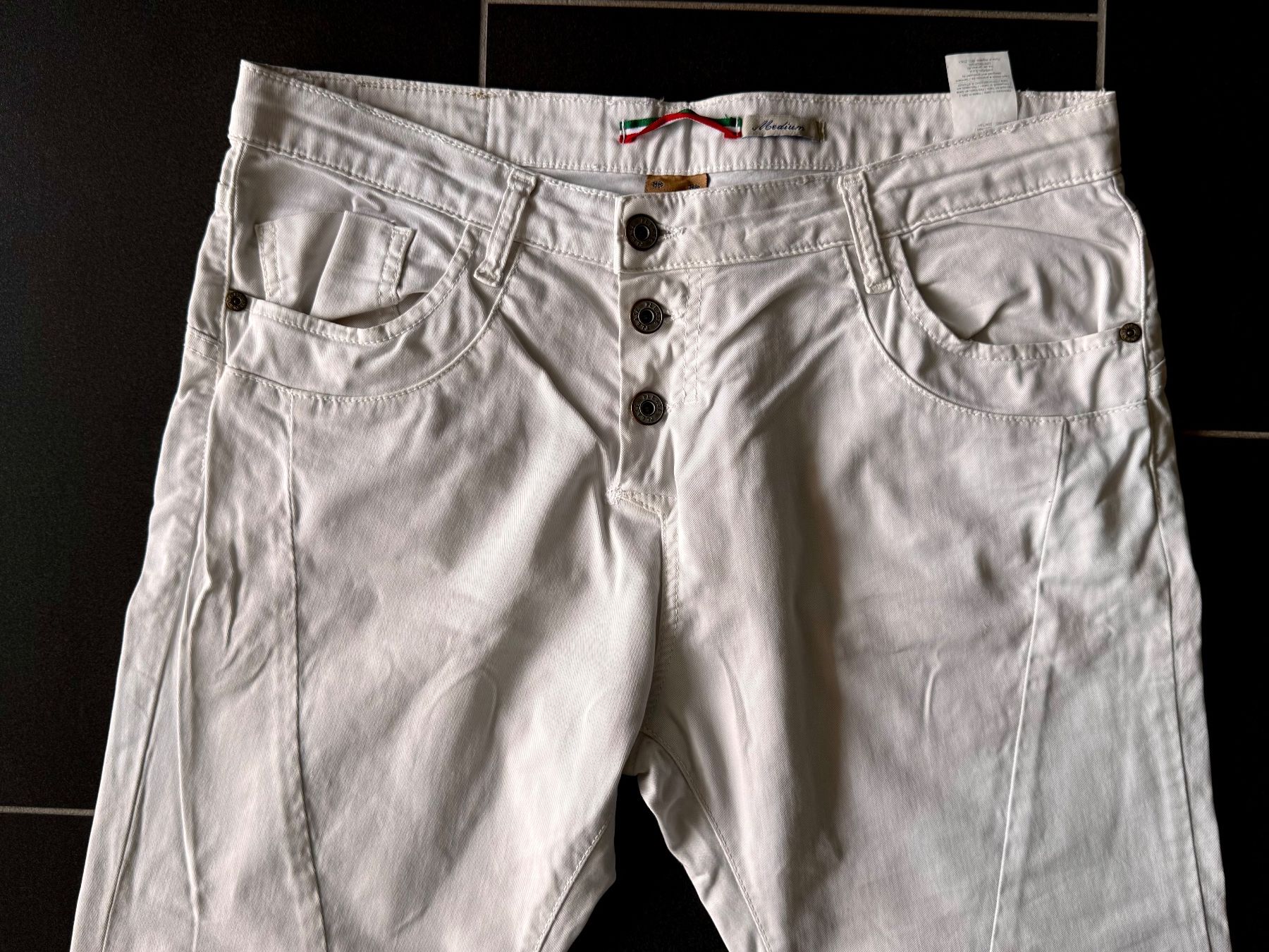 Please Jeans Jeans: Jeans Hosen PLEASE Gr. M Weiss – Gebraucht aus Rothrist von Fondgruebe 1