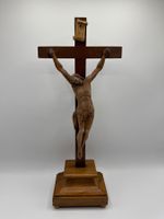 Holz-Kruzifix mit Jesus Figur