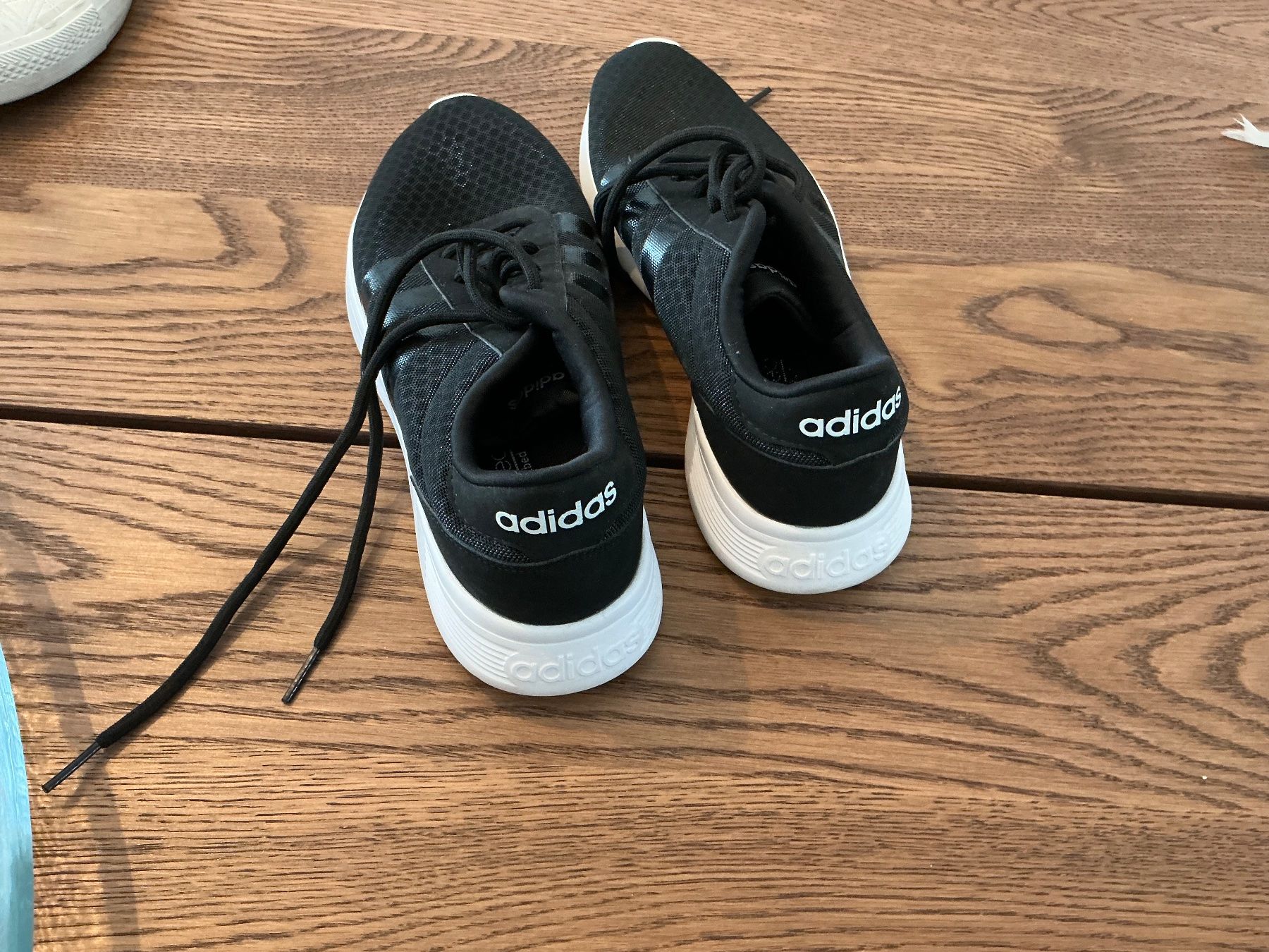 Adidas Scarpe da donna: Schwarze Adidas Sneaker Gr. 40 2/3 – Usato da Würenlos venduto da sweety5436 2