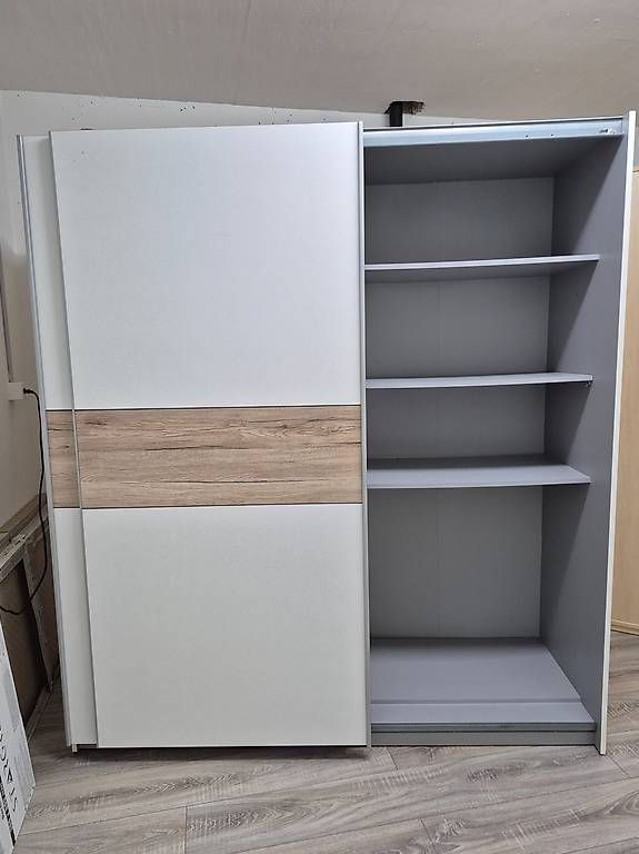 Armadi: Schiebetür-Kleiderschrank – Usato da Kreuzlingen venduto da and_faeh