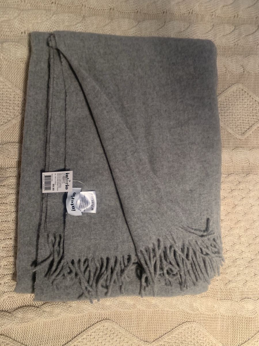 Interio Coperte: Interio Lambswool Blend Blanket – Nuovo e nell'imballaggio originale da Lausanne venduto da milasha