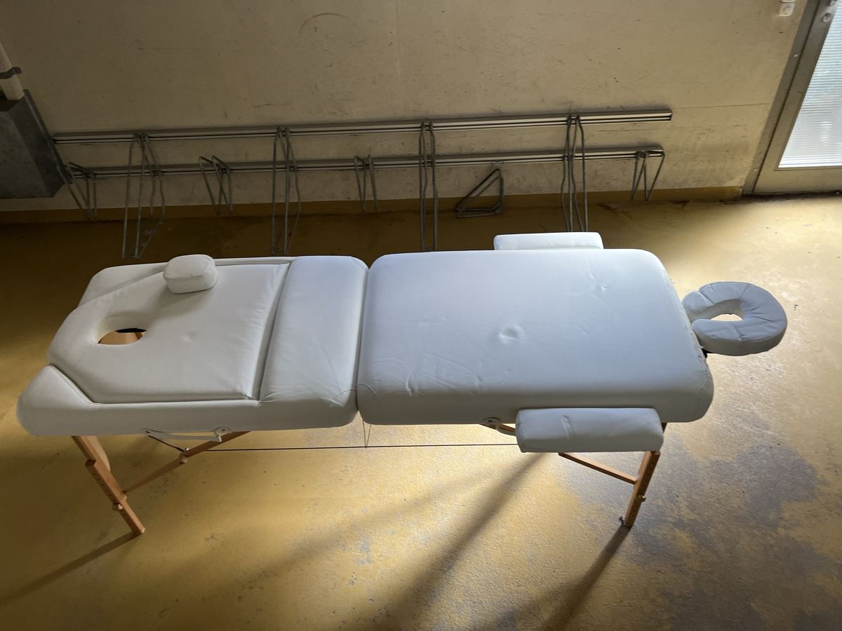 Dispositivi per massaggi: Massagentisch – Usato da Oberburg venduto da Serbus 3