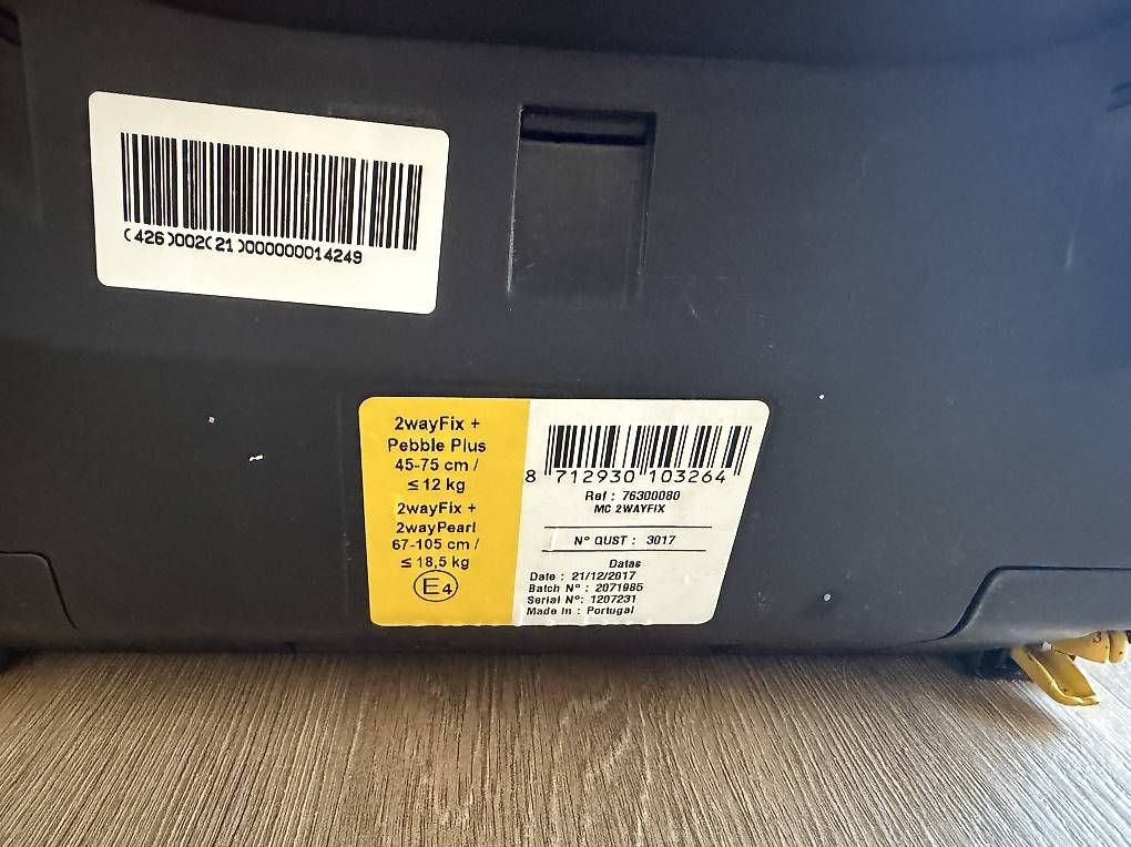 Maxi-Cosi Sièges auto: Maxi-Cosi 2wayFix Isofix Station – D'occasion à Rotkreuz par jes_6trt 1