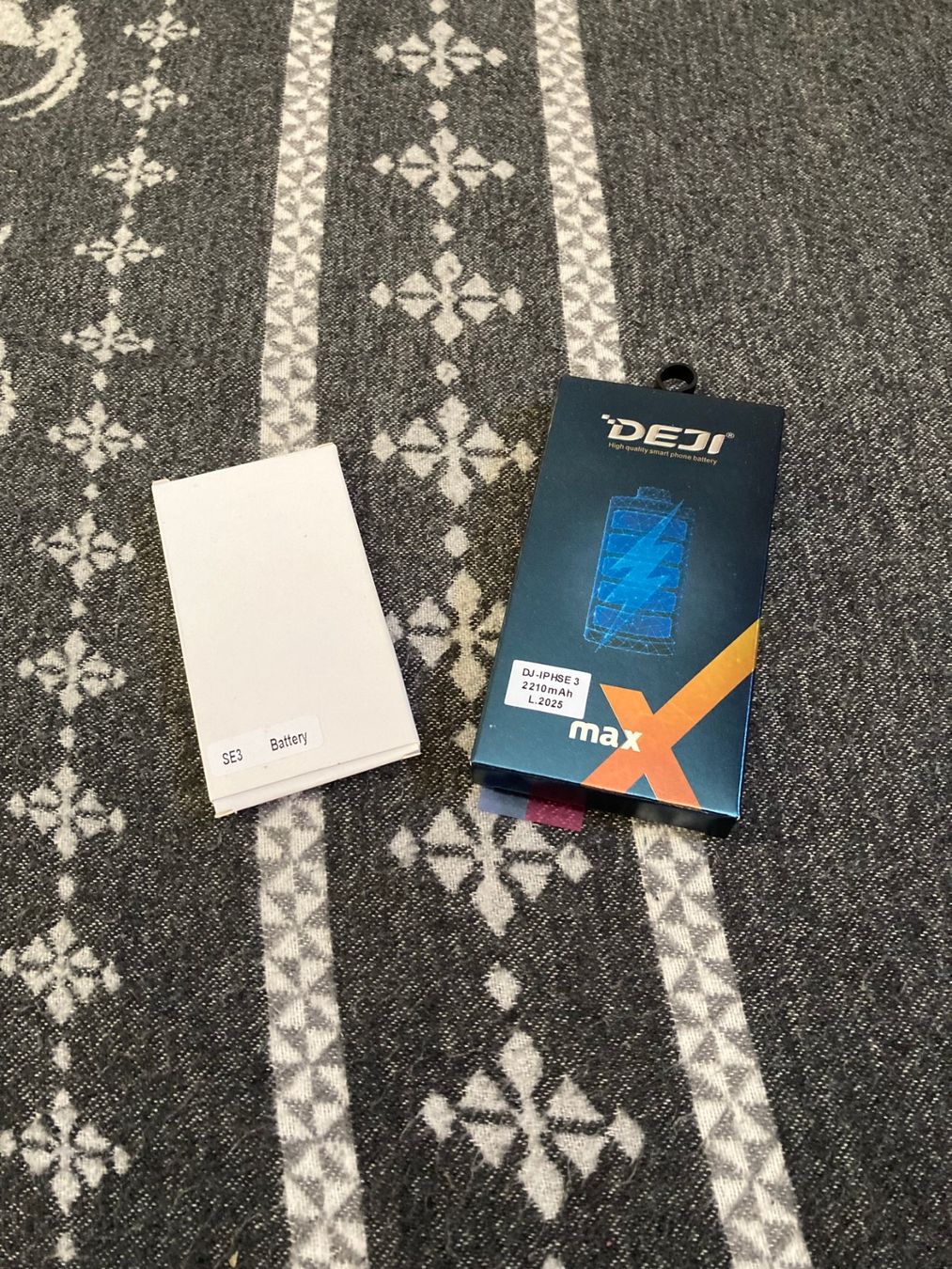 Akkus: iPhone SE3 Accu neu – Gebraucht aus Andeer von JDOGG