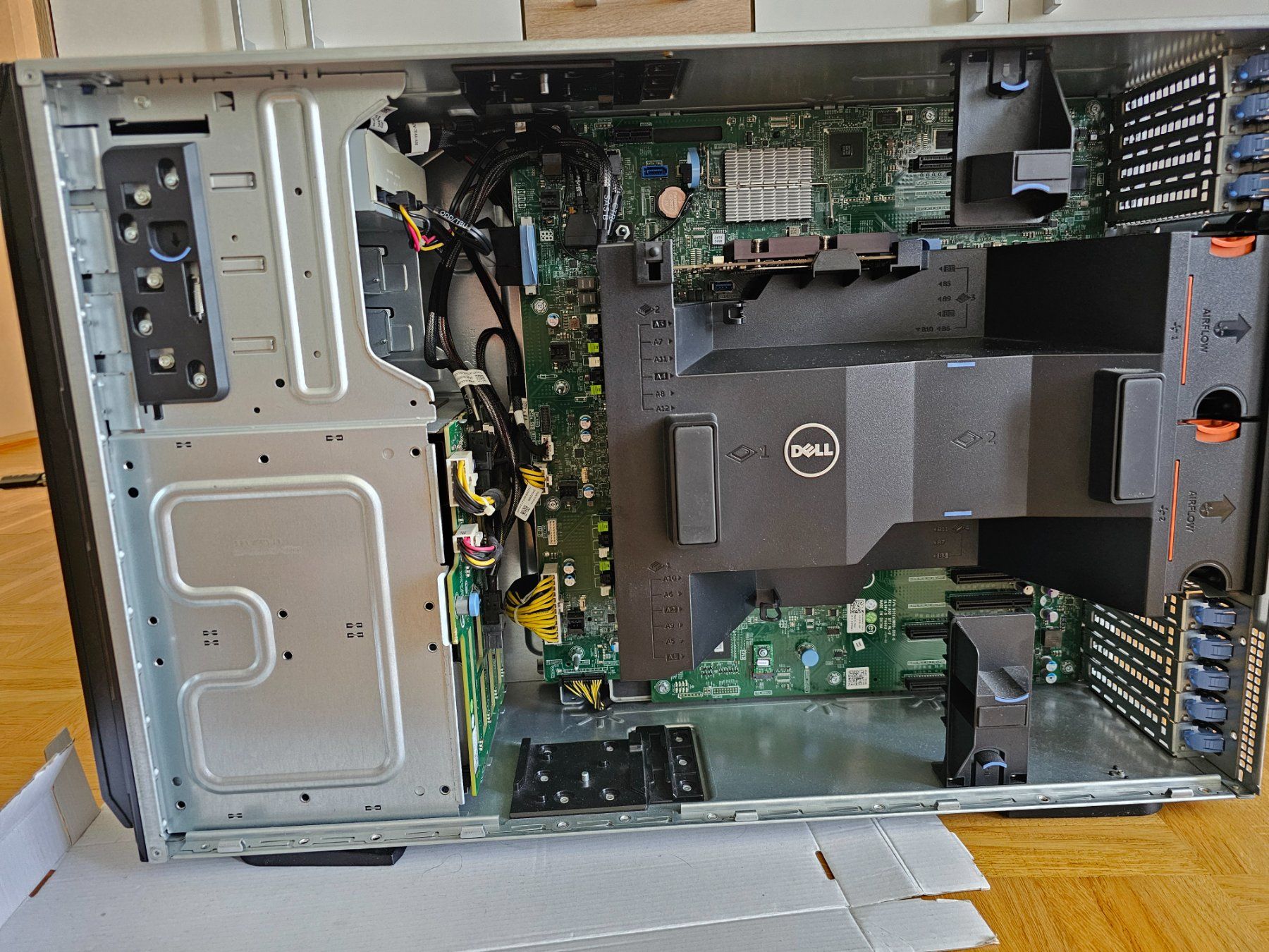 Dell Server: Dell T630 - 64gb RAM - 2x E5-2609v3 – Usato da Fribourg venduto da baltenspda 2