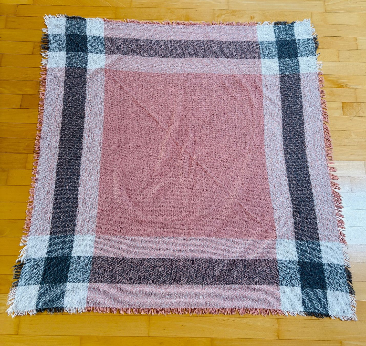 Foulard & Sciarpe: Echarpe pour l’hiver – Usato da Lausanne venduto da ValeMerky 1