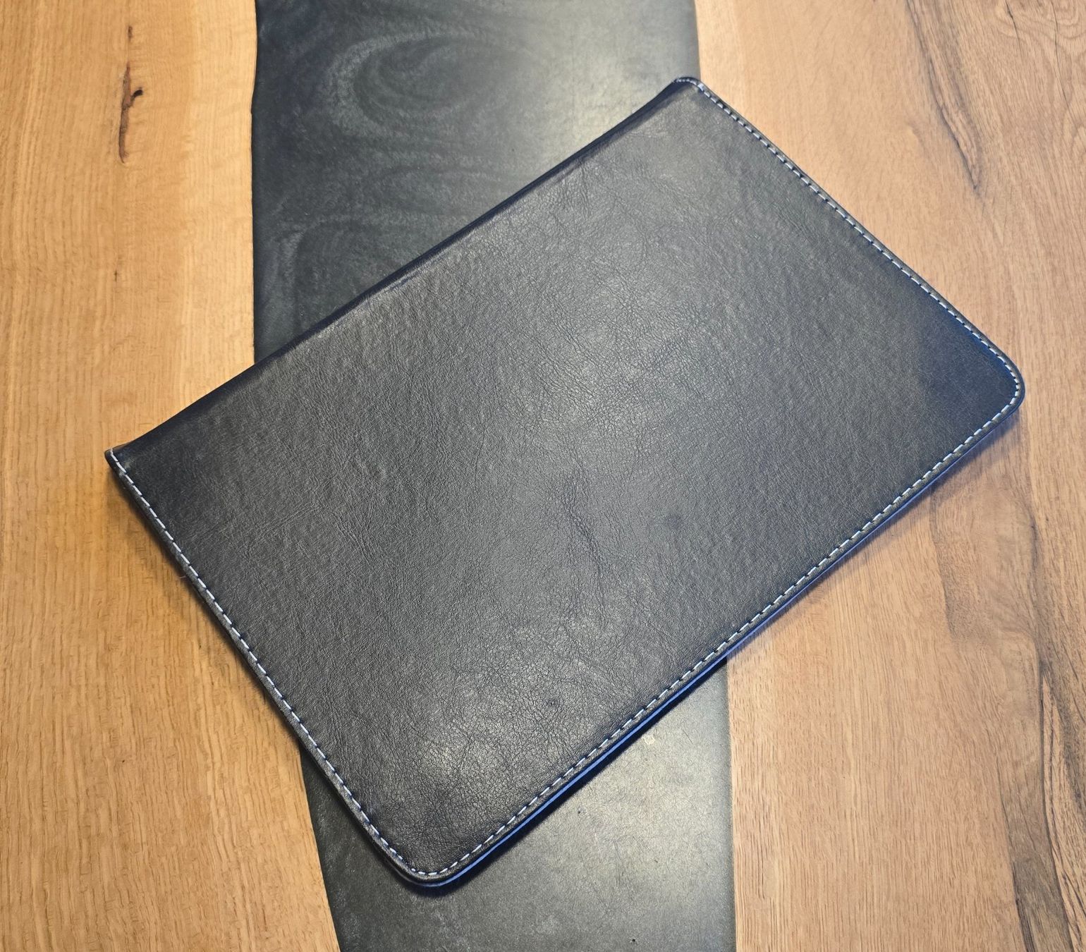 Coques & Sacs: Hülle für Tablet – Neuf (Voir description) à Längenbühl par Niam99