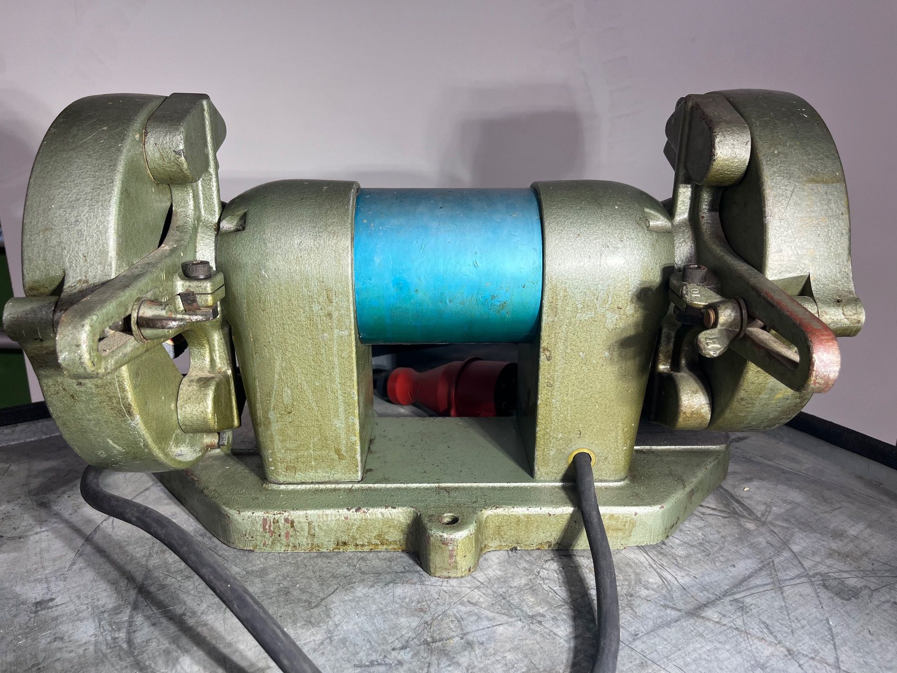 Tutte le macchine: Doppelschliefmaschine - Icos/Iseli – Usato da Winterthur venduto da ReUse_Baumarkt 4
