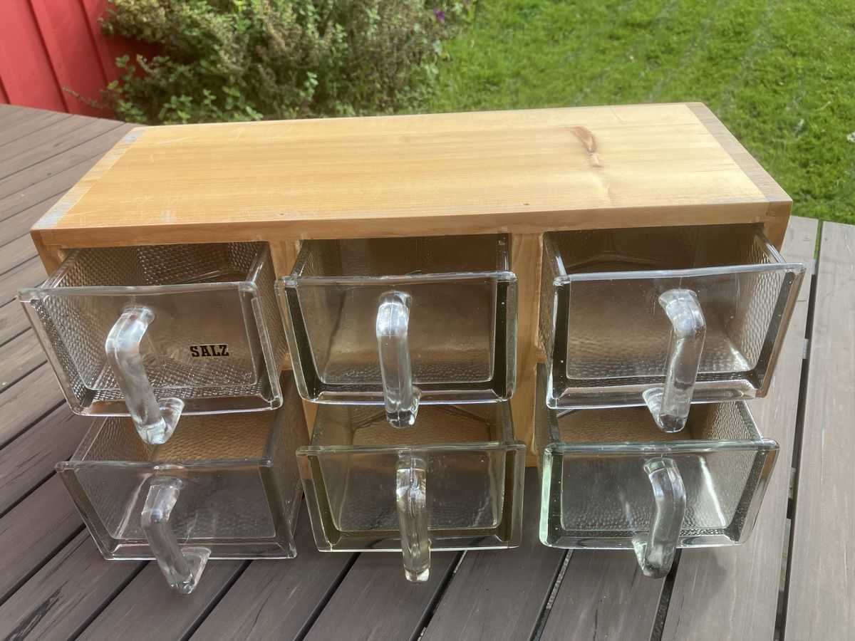 Cucine complete: Schüttenmöbel, Glasschubladen – Usato da Neftenbach venduto da 889095 1