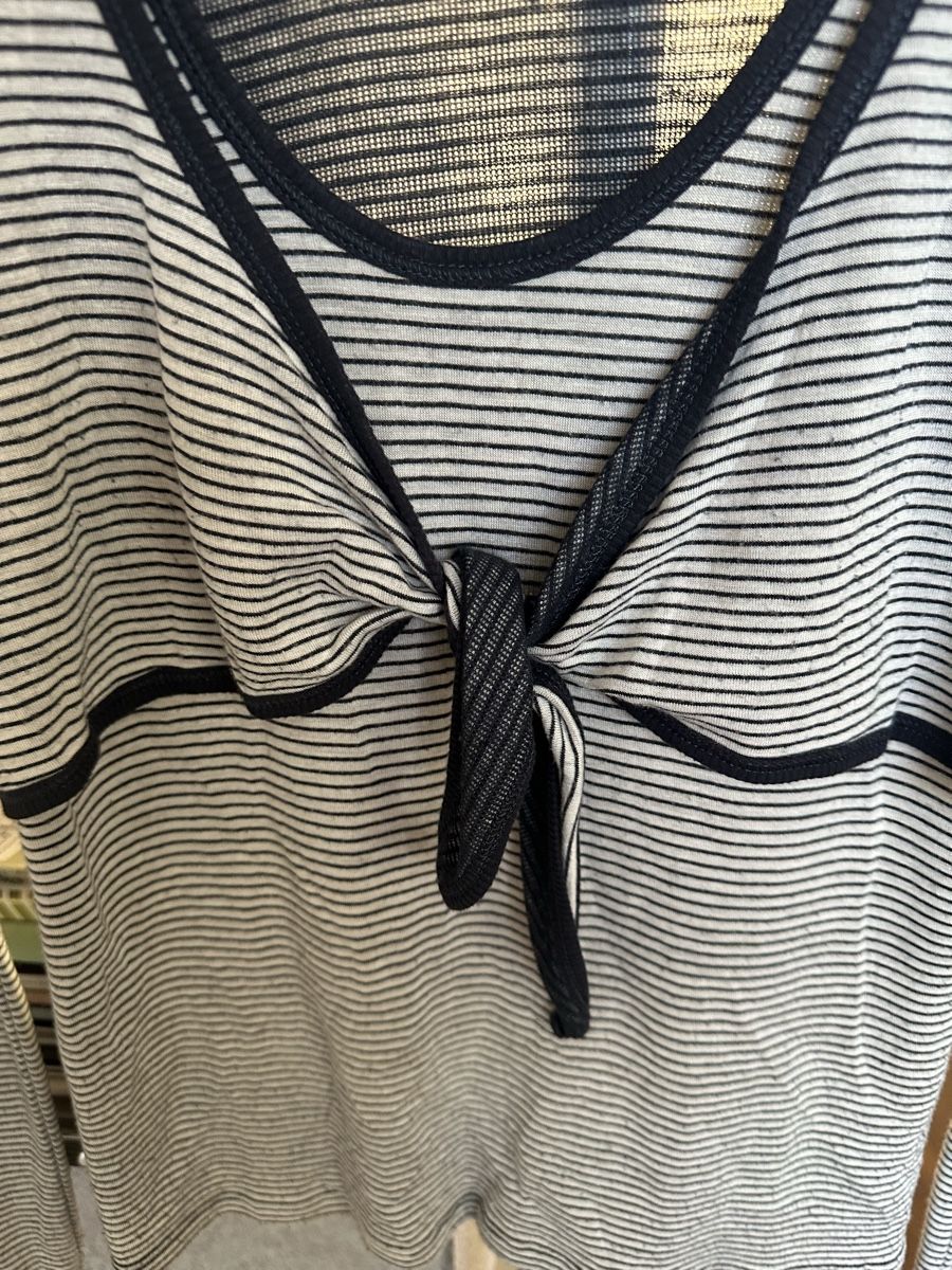 Top: Schönes Oberteil von Armani Jeans – Usato da Dübendorf venduto da suv_7dsx 2