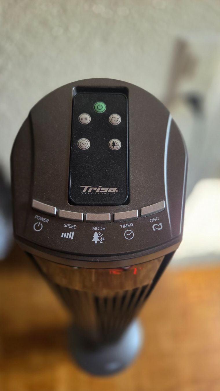 Trisa Ventilatori: Trisa Turmventilator mit Fernbedienung und Display – Usato da Männedorf venduto da Zew_t75c 3