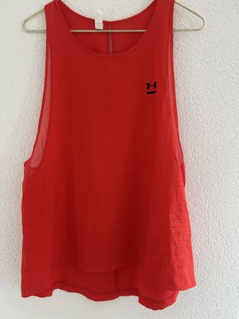 Under Armour HeatGear Women's Tank Top - Size M - Red