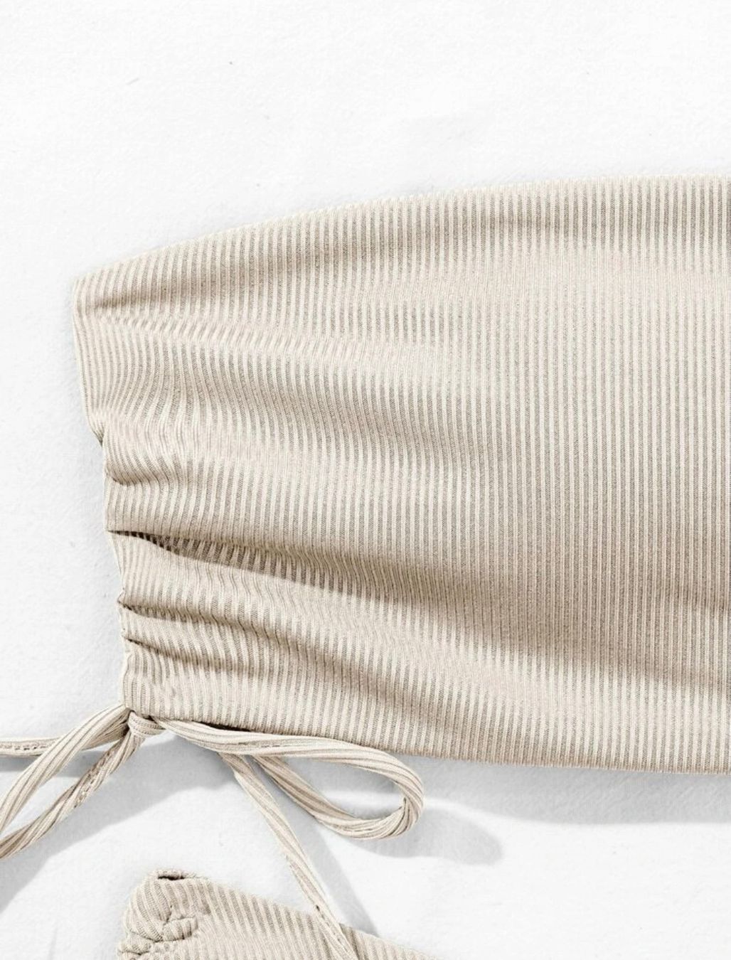 Costumi da bagno & Bikini: BANDEAU BIKINI BEIGE - GERIPPT - GRÖSSE L - NEU – Nuovo e nell'imballaggio originale da Buchs AG venduto da fischli610 2