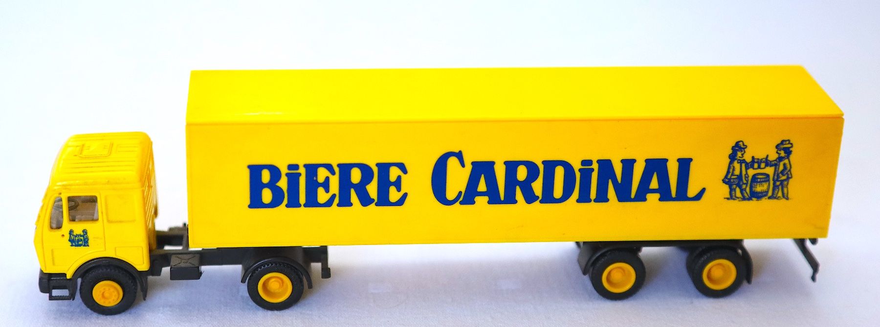 Feldschlösschen Bevande alcoliche: BIER MERCEDES AUFLEGERZUG VON CARDINAL 1:87 – Nuovo (secondo la descrizione) da Ipsach venduto da Merlux
