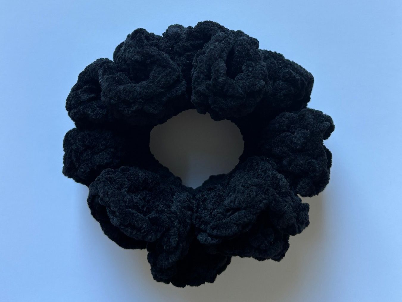 Accessori per capelli: Handmade Crochet Scrunchie – Nuovo (secondo la descrizione) da Bellinzona venduto da bur_bg9l