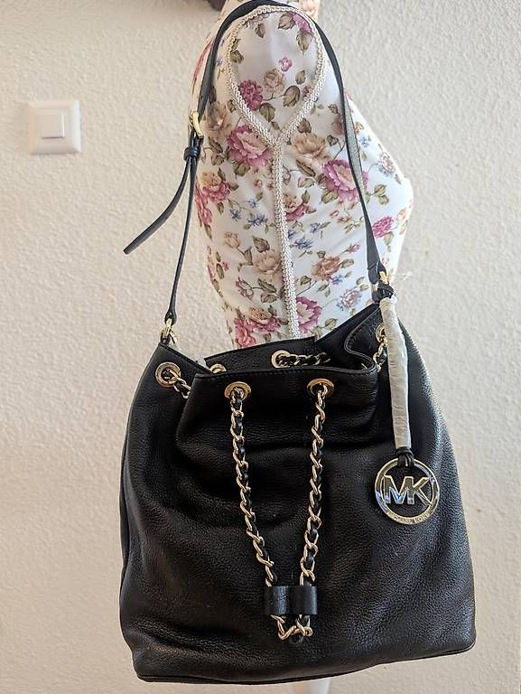 Borse da donna: MK Handtasche Leder schwarz Michael Kors – Usato da Tobel venduto da Streetfroggy 1