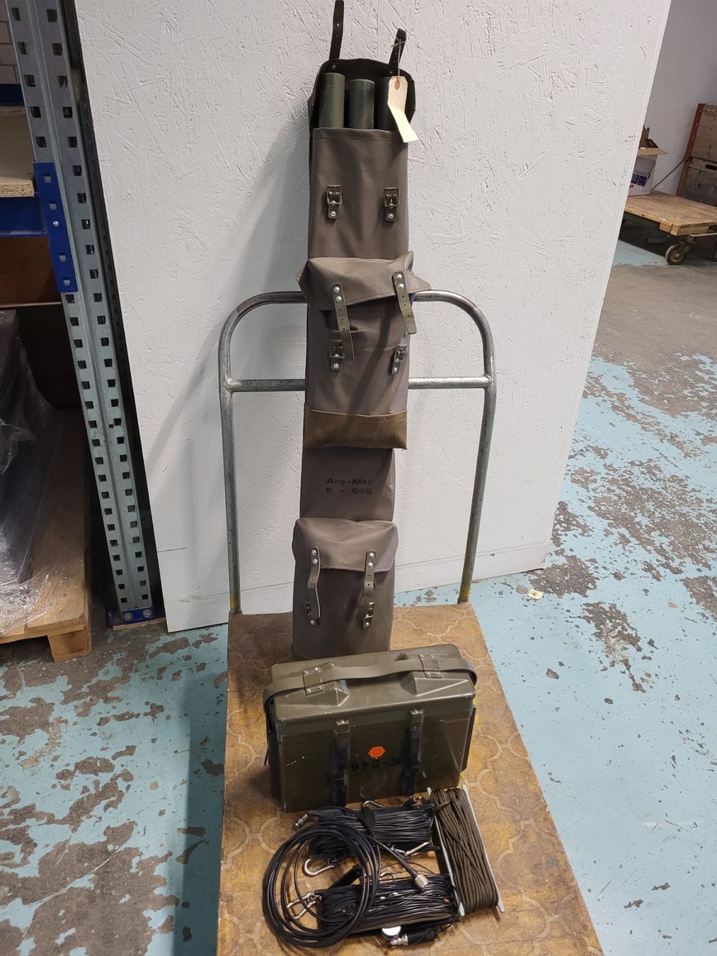 Radiocomunicazione: Armeeantenne mit Empfänger  E-646 – Usato da Brügg BE venduto da POU-BELLE 6