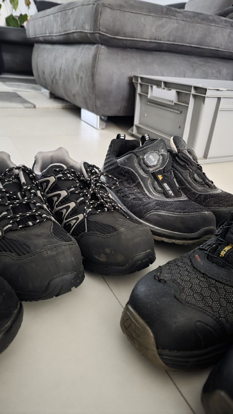 Scarpe da uomo: 4 paar Arbeitsschuhe in grösse 42.5/43 – Usato da Volketswil venduto da Salvatorevinci 3