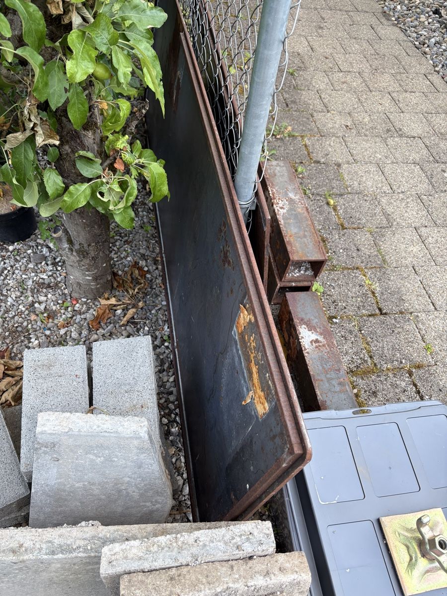 Altro in Decorazioni & Accessori: Robuste Stahlplatten für im Garten – Usato da Männedorf venduto da nicolaywiik 1