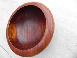 Schöne Holzschale, dekorative Schale aus Holz