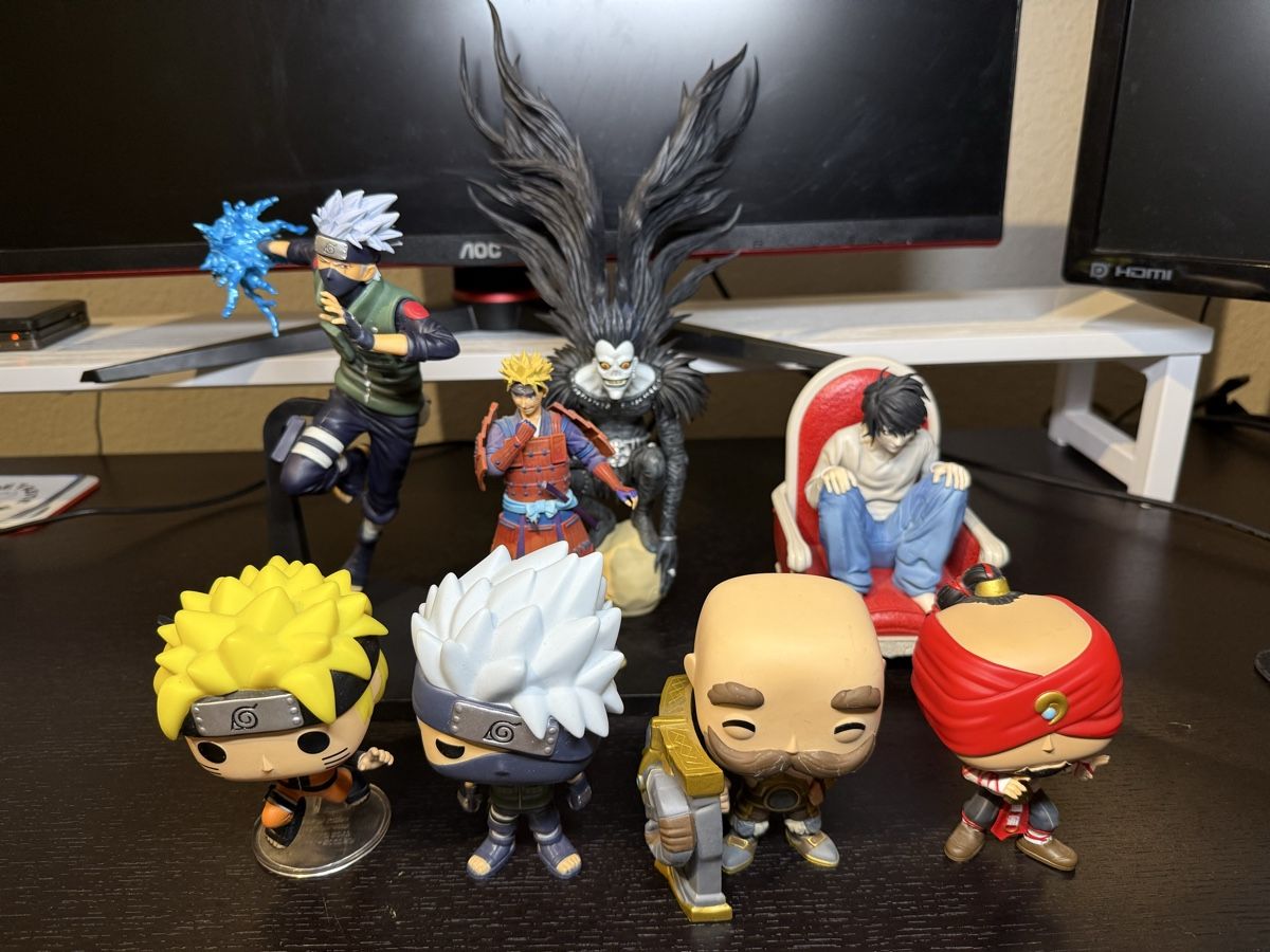 Statuette: Lot de 8 figurines POP/manga – Usato da Carouge GE venduto da pab_sk8w