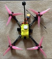 Drone FPV complet avec 2 batteries 18650 Explorer