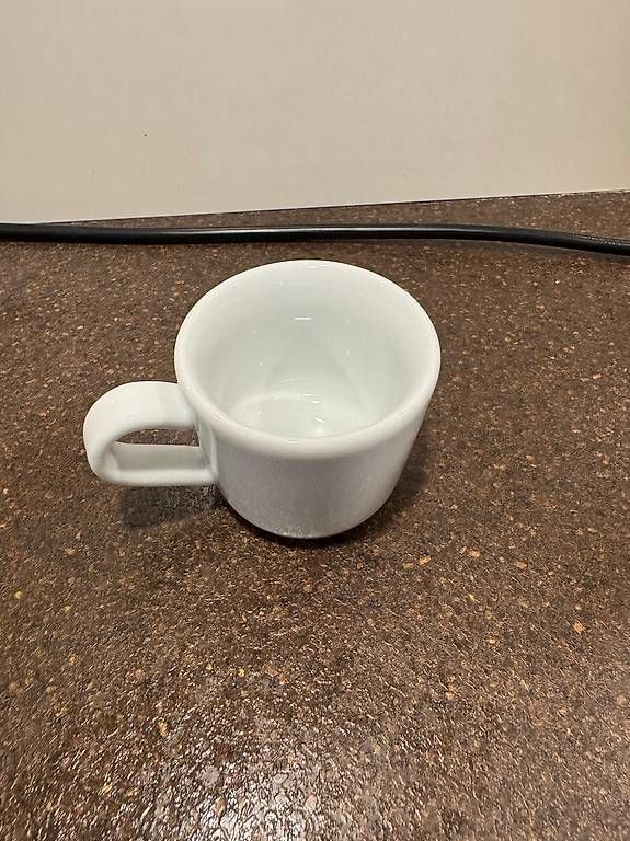 Tassen: 10 Espressotassen klein – Gebraucht aus Bern von figureskater