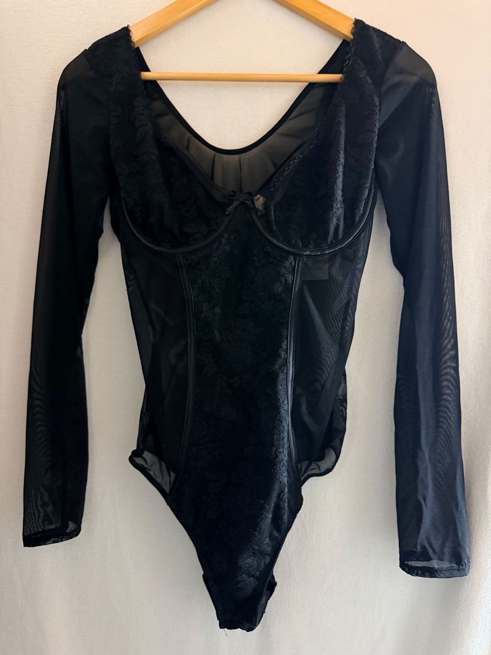 Altra biancheria intima: POUR MOI, Langarm-Body mit BH-Teil, Grösse 75C, Schwarz – Nuovo e nell'imballaggio originale da Rudolfstetten venduto da gst_g7xl