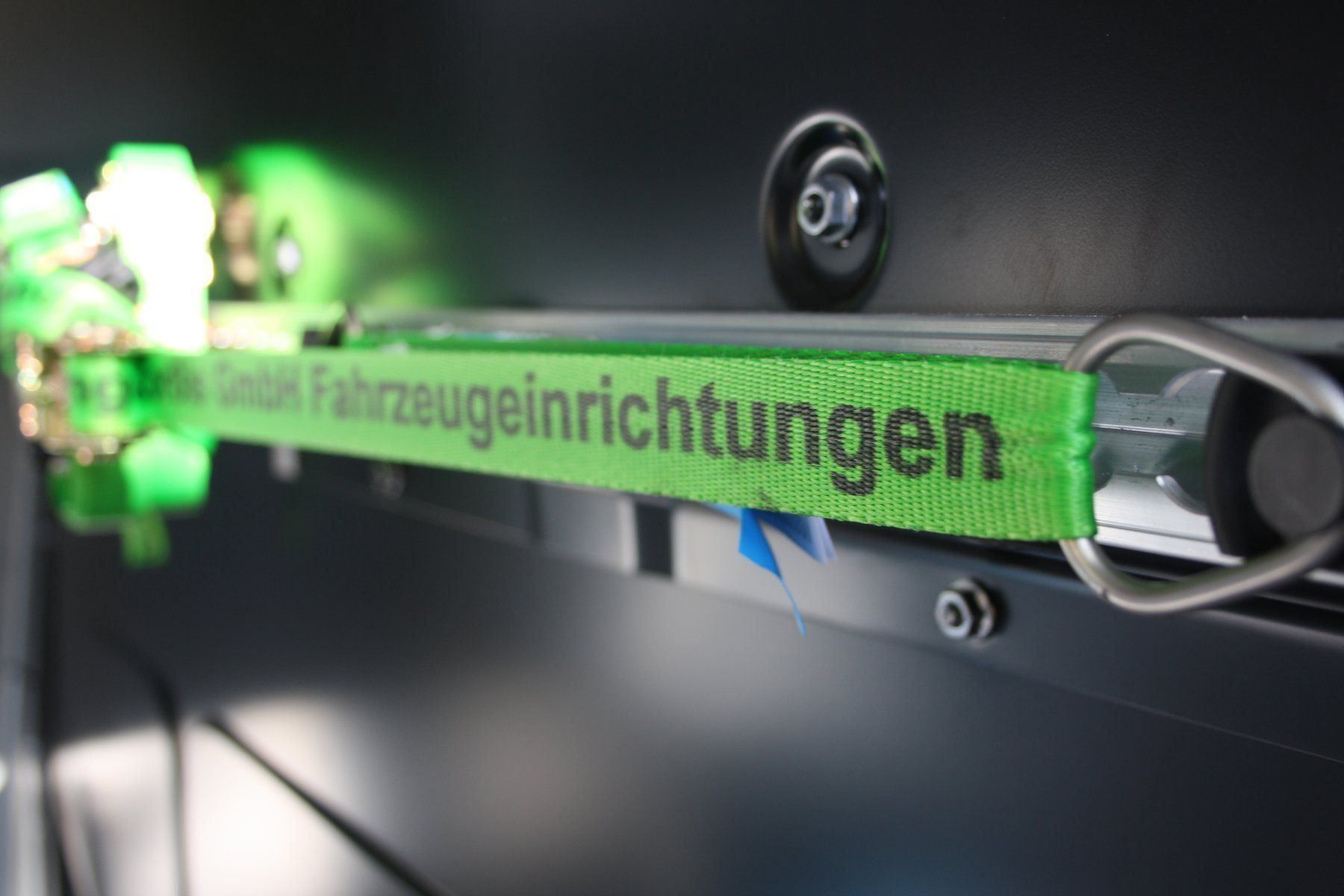 Tutti i ricambio: Airlineschiene light eckig – Nuovo (secondo la descrizione) da Seedorf UR venduto da Nutzfahrzeugtechnik 5